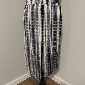 Umgee L Black and White Tie-Dye Skirt